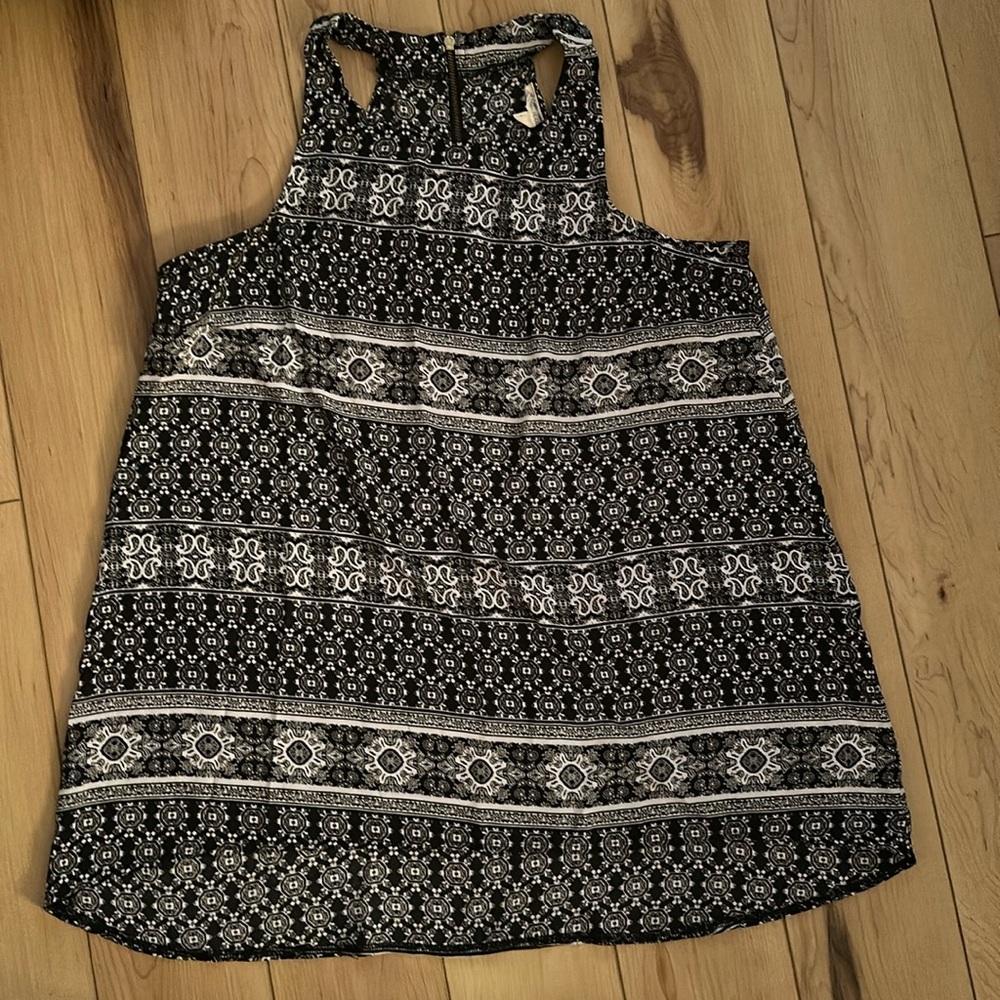 Flowy tank